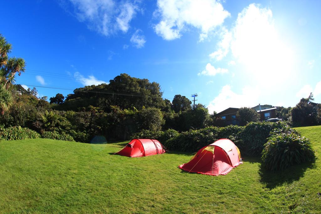 Хостел Stewart Island Backpackers Half-moon Bay Экстерьер фото