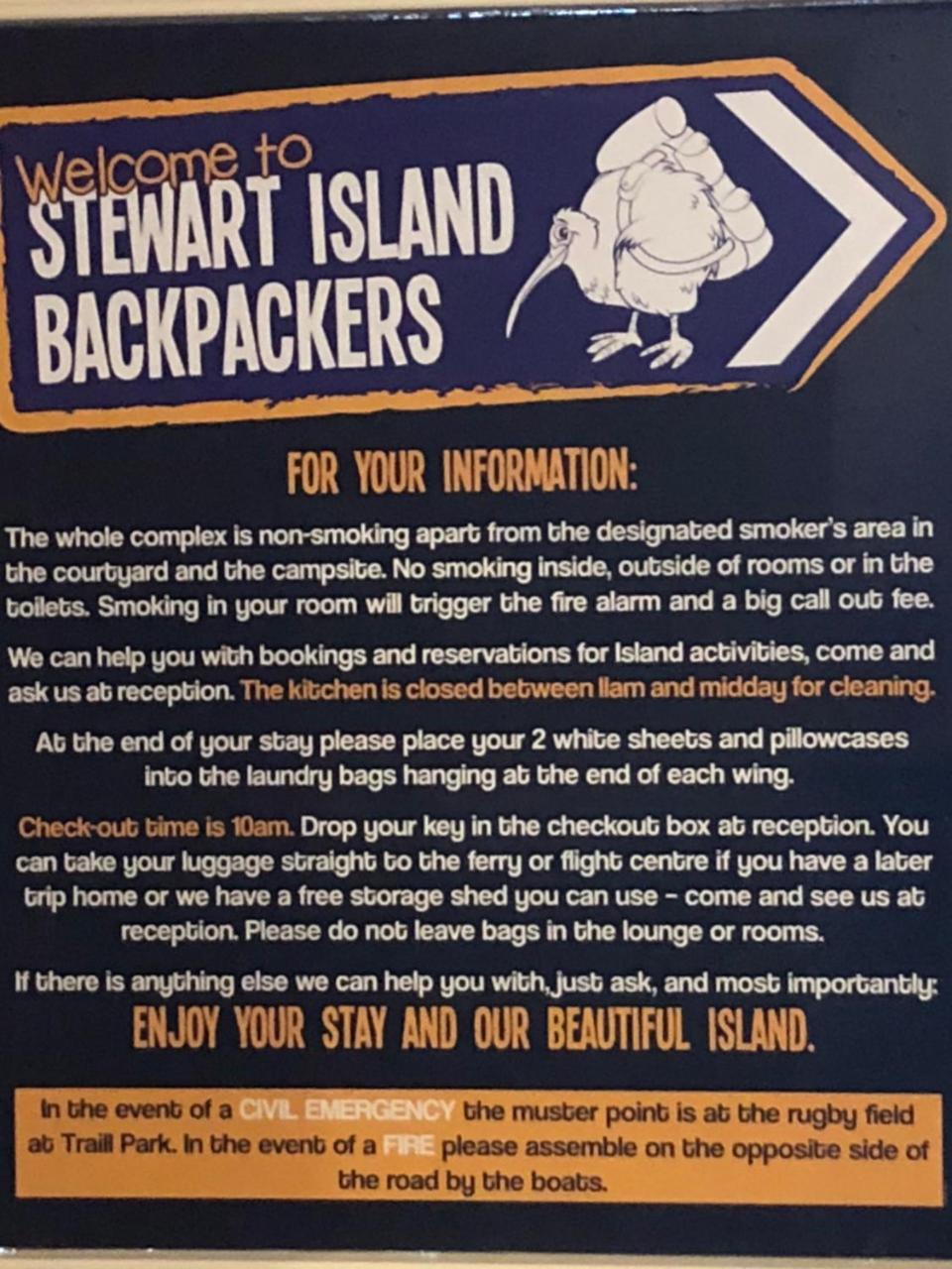 Хостел Stewart Island Backpackers Half-moon Bay Экстерьер фото
